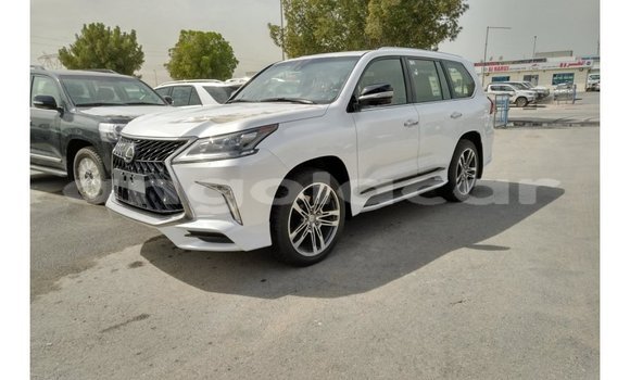 Comprar Importar Lexus LX Branco Carro em Import - Dubai em Bengo Province Comprar Importar Lexus LX Branco Carro em Import - Dubai em Bengo Province