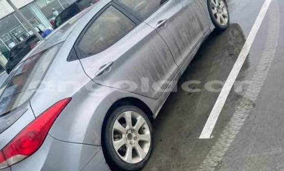Comprar Usado Hyundai Elantra Outro Carro em Camabatela em Uige