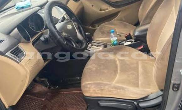 Comprar Usado Hyundai Elantra Outro Carro em Camabatela em Uige Comprar Usado Hyundai Elantra Outro Carro em Camabatela em Uige
