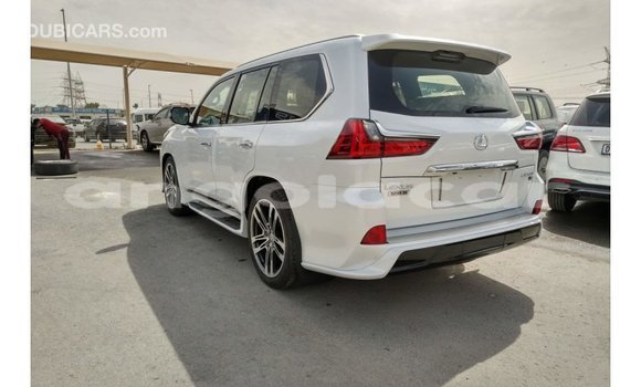 Comprar Importar Lexus LX Branco Carro em Import - Dubai em Bengo Province Comprar Importar Lexus LX Branco Carro em Import - Dubai em Bengo Province