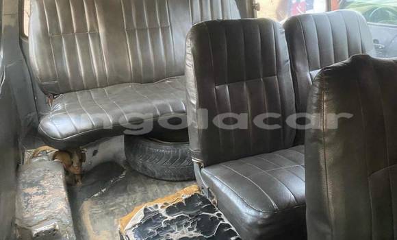 Comprar Usado Toyota Hiace Azul Carro em Camacupa em Bie Comprar Usado Toyota Hiace Azul Carro em Camacupa em Bie