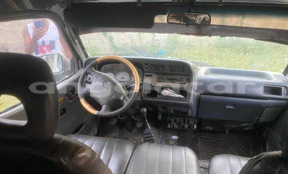 Comprar Usado Toyota Hiace Azul Carro em Camacupa em Bie Comprar Usado Toyota Hiace Azul Carro em Camacupa em Bie