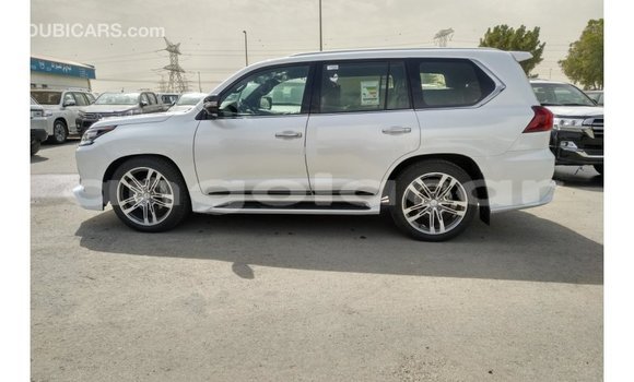 Comprar Importar Lexus LX Branco Carro em Import - Dubai em Bengo Province Comprar Importar Lexus LX Branco Carro em Import - Dubai em Bengo Province
