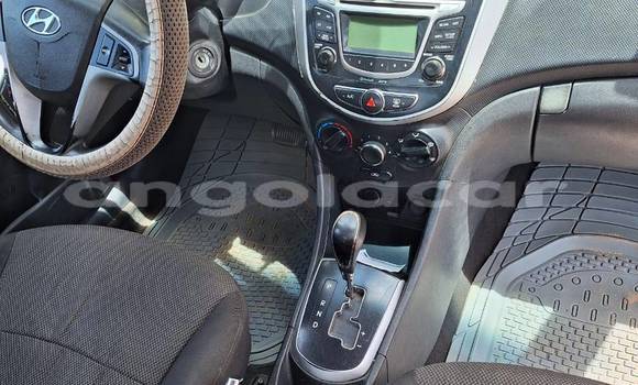 Comprar Usado Hyundai Accent Vermelho Carro em Camabatela em Uige Comprar Usado Hyundai Accent Vermelho Carro em Camabatela em Uige