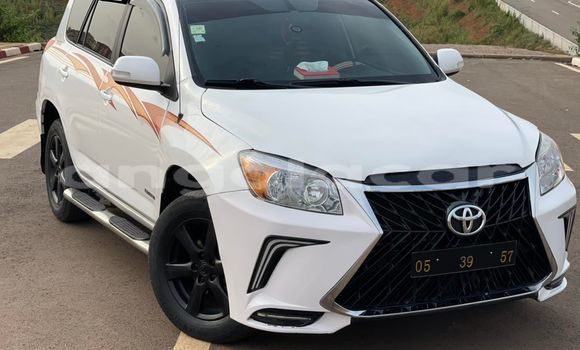 Comprar Usado Toyota RAV4 Branco Carro em Luanda em Luanda Province