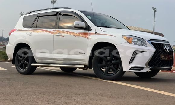 Buy Used Toyota RAV4 White Car in Luanda in Luanda Province Buy Used Toyota RAV4 White Car in Luanda in Luanda Province