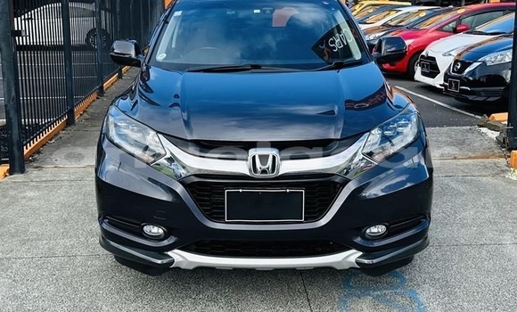 Buy Used Honda Vezel Silver Car in Luanda in Luanda Province Buy Used Honda Vezel Silver Car in Luanda in Luanda Province