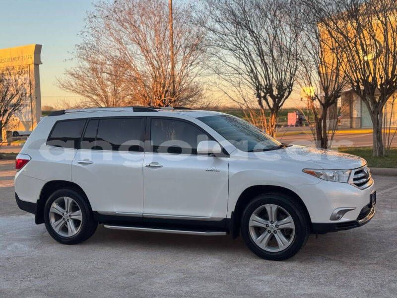 Big with watermark toyota highlander luanda province luanda 37757