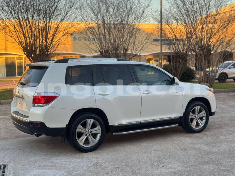 Big with watermark toyota highlander luanda province luanda 37757