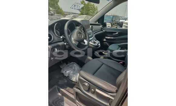 Comprar Importar Mercedes-Benz 250 Preto Carro em Import - Dubai em Bengo Province Comprar Importar Mercedes-Benz 250 Preto Carro em Import - Dubai em Bengo Province