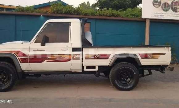 Acheter Occasion Voiture Toyota Land Cruiser Blanc à Catabola, Bie Acheter Occasion Voiture Toyota Land Cruiser Blanc à Catabola, Bie