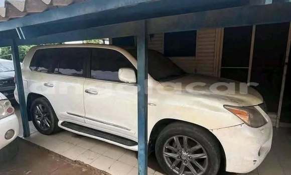 Buy Used Lexus LX 570 White Car in Camabatela in Uige Buy Used Lexus LX 570 White Car in Camabatela in Uige