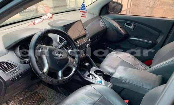 Buy Used Hyundai ix35 Black Car in Camabatela in Uige Buy Used Hyundai ix35 Black Car in Camabatela in Uige