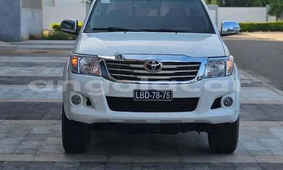 Comprar Usado Toyota Hilux Branco Carro em Camacupa em Bie