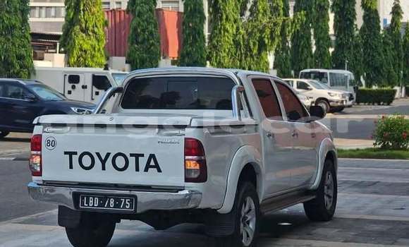 Buy Used Toyota Hilux White Car in Camacupa in Bie Buy Used Toyota Hilux White Car in Camacupa in Bie