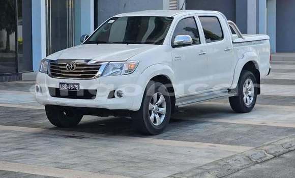 Buy Used Toyota Hilux White Car in Camacupa in Bie Buy Used Toyota Hilux White Car in Camacupa in Bie