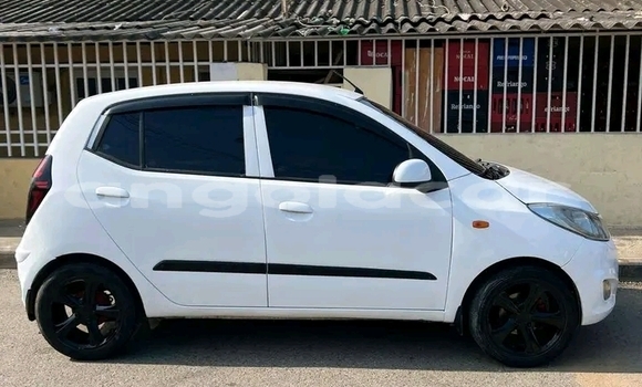 Buy Used Hyundai i10 White Car in Cuito in Province of Bié Buy Used Hyundai i10 White Car in Cuito in Province of Bié