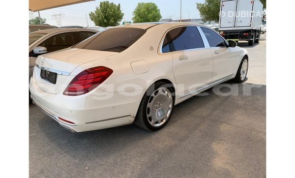 Comprar Importar Mercedes-Benz 190 Branco Carro em Import - Dubai em Bengo Province Comprar Importar Mercedes-Benz 190 Branco Carro em Import - Dubai em Bengo Province