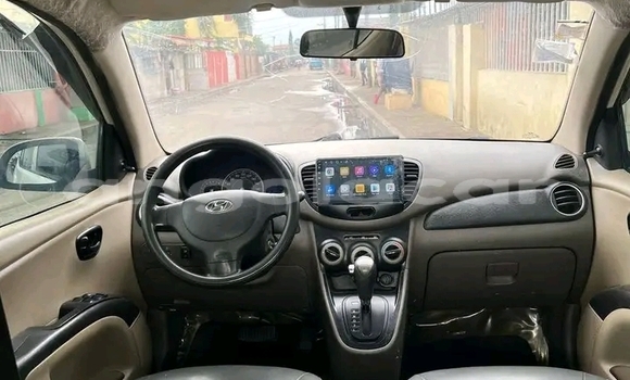 Buy Used Hyundai i10 White Car in Cuito in Province of Bié Buy Used Hyundai i10 White Car in Cuito in Province of Bié