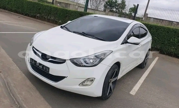 Acheter Occasion Voiture Hyundai Elantra Blanc à Lubango, Huila Acheter Occasion Voiture Hyundai Elantra Blanc à Lubango, Huila