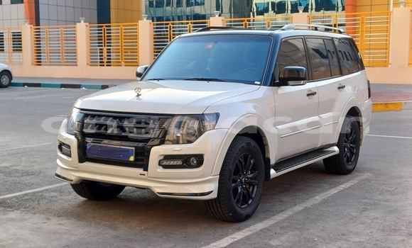 Acheter Occasion Voiture Mitsubishi Pajero Blanc à Luanda, Province de Luanda Acheter Occasion Voiture Mitsubishi Pajero Blanc à Luanda, Province de Luanda