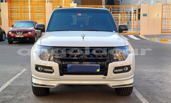 Buy Used Mitsubishi Pajero White Car in Luanda in Luanda Province Buy Used Mitsubishi Pajero White Car in Luanda in Luanda Province