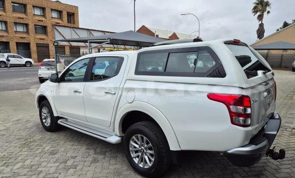 Buy Used Mitsubishi Triton White Car in Luanda in Luanda Province Buy Used Mitsubishi Triton White Car in Luanda in Luanda Province