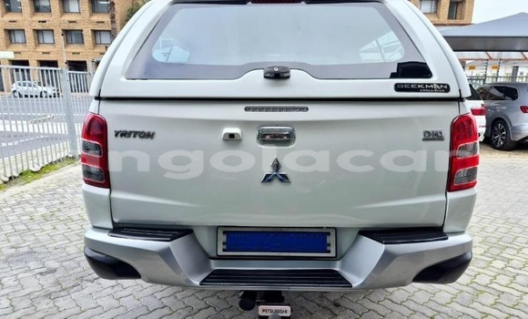 Buy Used Mitsubishi Triton White Car in Luanda in Luanda Province Buy Used Mitsubishi Triton White Car in Luanda in Luanda Province