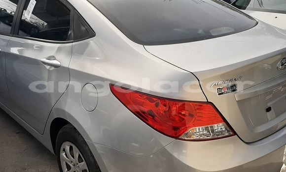 Acheter Occasion Voiture Hyundai Accent Gris à Luanda, Province de Luanda Acheter Occasion Voiture Hyundai Accent Gris à Luanda, Province de Luanda