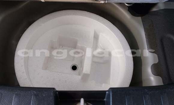 Buy Used Suzuki Swift Silver Car in Luanda in Luanda Province Buy Used Suzuki Swift Silver Car in Luanda in Luanda Province