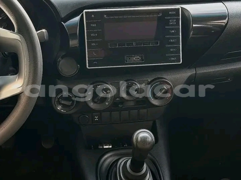 Big with watermark toyota hilux luanda province luanda 37876
