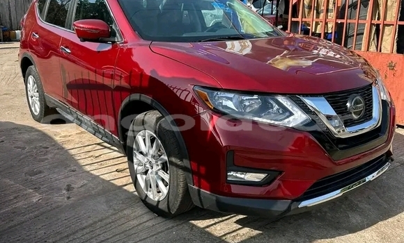 Buy Used Nissan Rogue Red Car in Luanda in Luanda Province