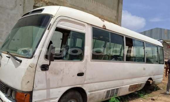 Comprar Usado Toyota Coaster Branco Carro em Luanda em Luanda Province Comprar Usado Toyota Coaster Branco Carro em Luanda em Luanda Province