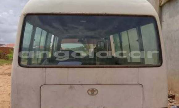 Comprar Usado Toyota Coaster Branco Carro em Luanda em Luanda Province Comprar Usado Toyota Coaster Branco Carro em Luanda em Luanda Province