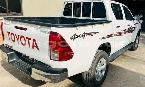 Acheter Occasion Voiture Toyota Hilux Blanc à Luanda, Province de Luanda Acheter Occasion Voiture Toyota Hilux Blanc à Luanda, Province de Luanda