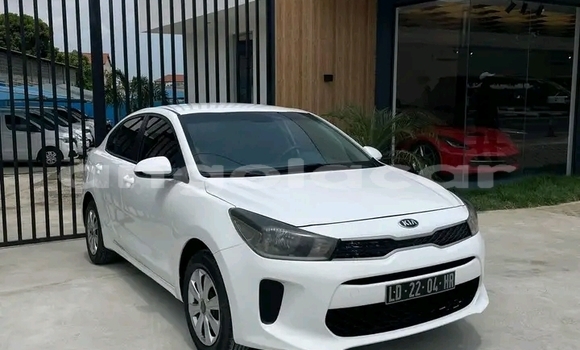 Acheter Occasion Voiture Kia rio Blanc à Luanda, Province de Luanda Acheter Occasion Voiture Kia rio Blanc à Luanda, Province de Luanda