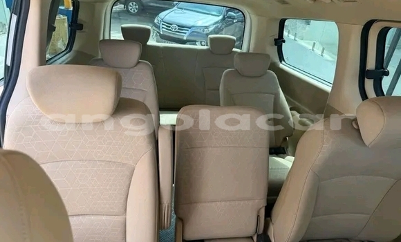 Buy Used Hyundai H1 White Car in Luanda in Luanda Province Buy Used Hyundai H1 White Car in Luanda in Luanda Province