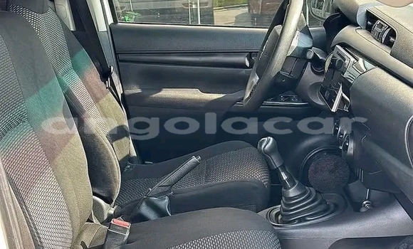 Buy Used Toyota Hilux White Car in Luanda in Luanda Province Buy Used Toyota Hilux White Car in Luanda in Luanda Province