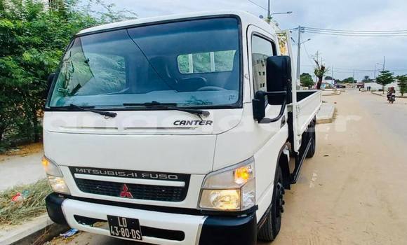 Acheter Occasion Voiture Mitsubishi Lancer Cargo Blanc à Caluquembe, Huila Acheter Occasion Voiture Mitsubishi Lancer Cargo Blanc à Caluquembe, Huila