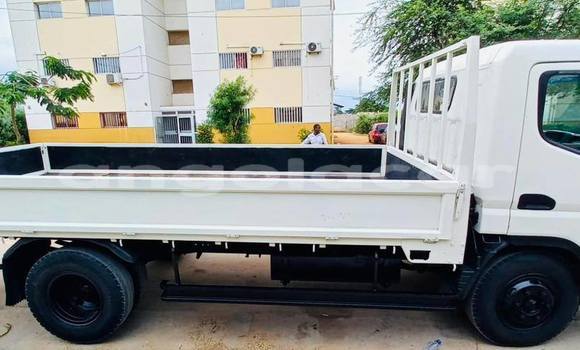 Buy Used Mitsubishi Lancer Cargo White Car in Caluquembe in Huila Buy Used Mitsubishi Lancer Cargo White Car in Caluquembe in Huila