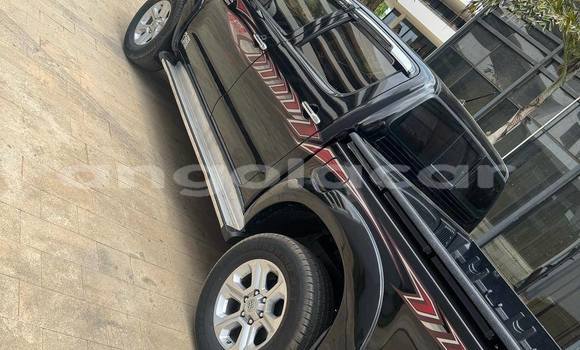 Comprar Usado Toyota Hilux Preto Carro em Camacupa em Bie Comprar Usado Toyota Hilux Preto Carro em Camacupa em Bie