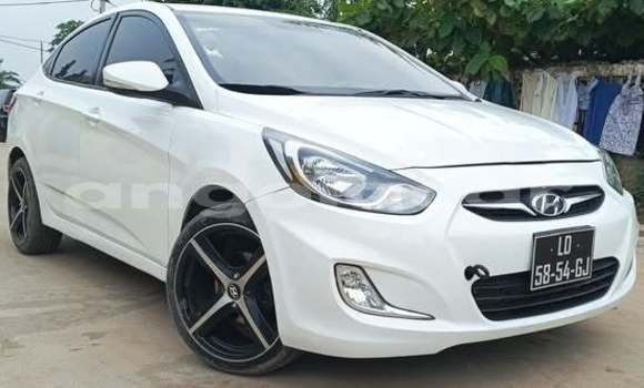 Acheter Occasion Voiture Hyundai Accent Blanc à Caluquembe, Huila