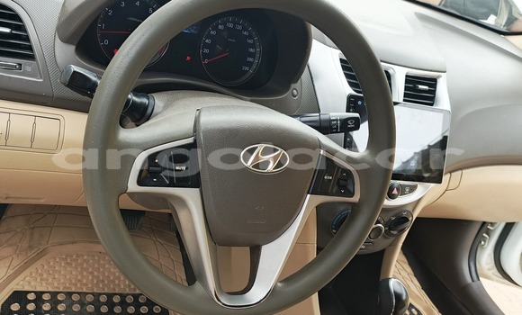 Buy Used Hyundai Accent White Car in Caluquembe in Huila Buy Used Hyundai Accent White Car in Caluquembe in Huila