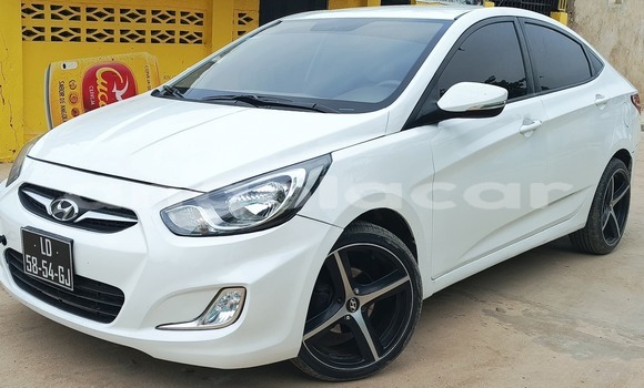 Buy Used Hyundai Accent White Car in Caluquembe in Huila Buy Used Hyundai Accent White Car in Caluquembe in Huila