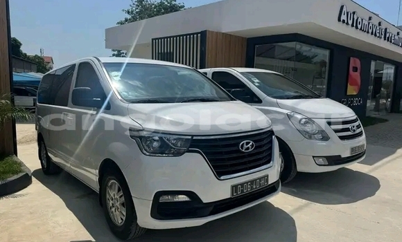 Comprar Usado Hyundai H1 Outro Carro em Luanda em Luanda Province