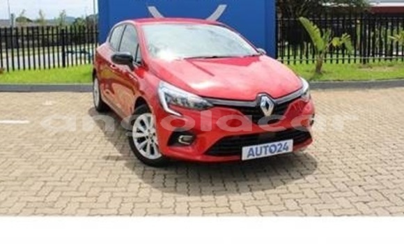 Comprar Usado Renault Clio Verde Carro em Luanda em Luanda Province