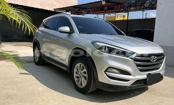 Buy Used Hyundai Tucson Silver Car in Luanda in Luanda Province