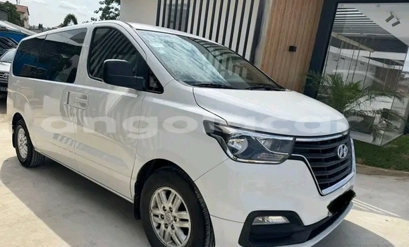 Buy Used Hyundai H1 White Car in Luanda in Luanda Province Buy Used Hyundai H1 White Car in Luanda in Luanda Province