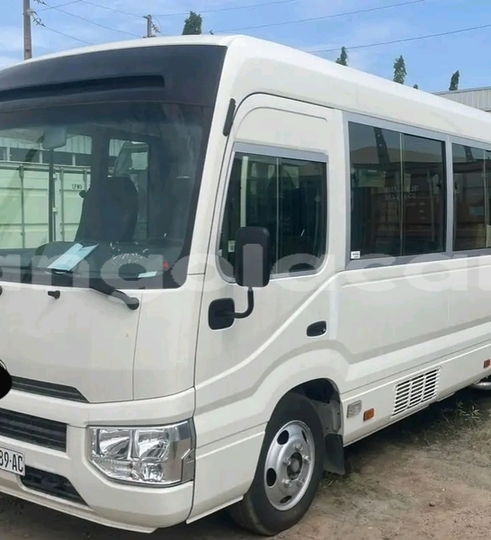 Big with watermark toyota coaster luanda province luanda 38010