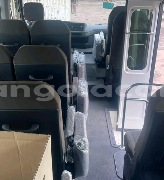 Big with watermark toyota coaster luanda province luanda 38010